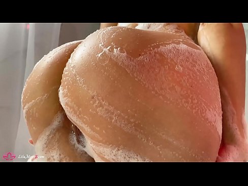 ❤️ Brunette Akuseweretsa maliseche ndi Vibrator mpaka Intense Orgasm mu Shower ☑ pa ife ﹏